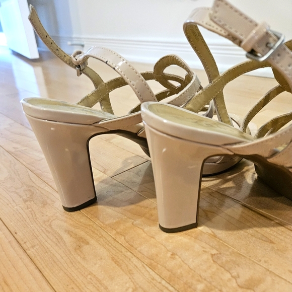 Naturalizer Platform Sandals - Picture 2 of 5